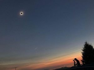 Eclipse Solar parcial a 20 grados de Cáncer