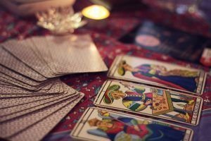 Entre la Astrología y el Tarot