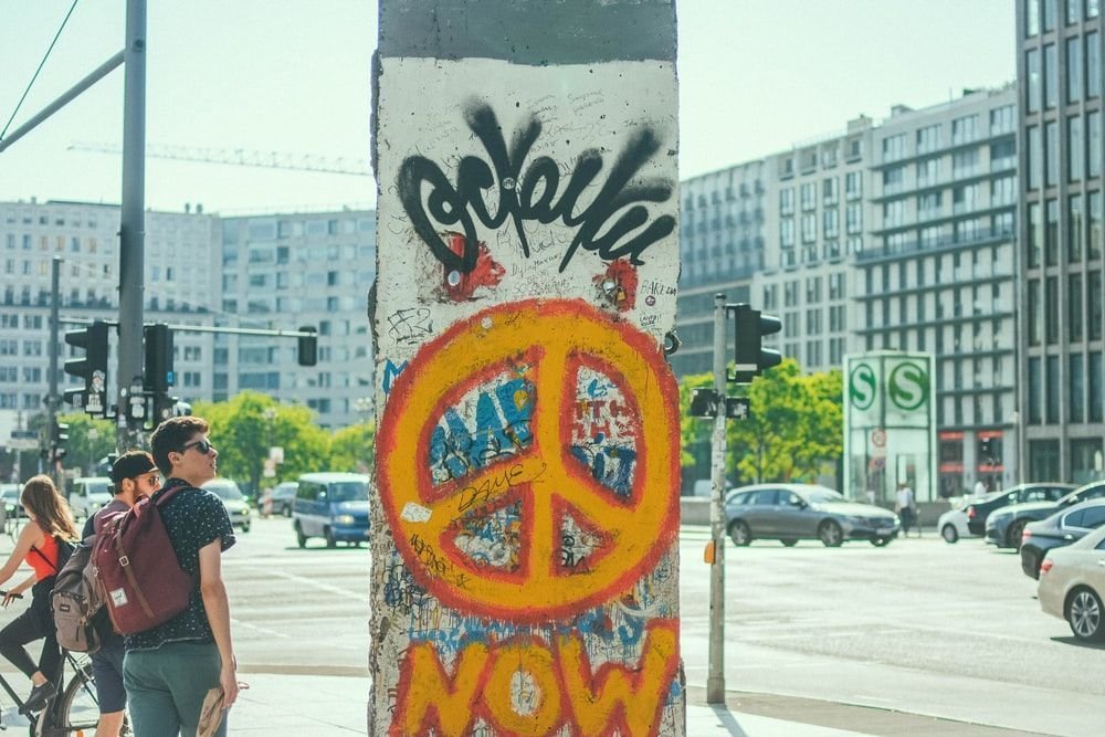 Berlín, eclipse, apertura de fronteras y cuadratura de Marte. Berlín, eclipse, apertura de fronteras y cuadratura de Marte.