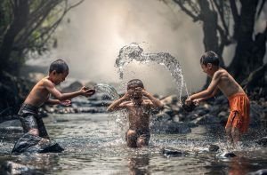 Juegos, niños, aprendizaje de la mano de Mercurio y Venus en Géminis.