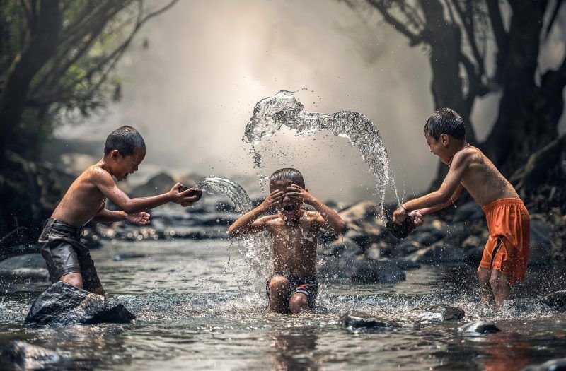 Juegos, niños, aprendizaje de la mano de Mercurio y Venus en Géminis.