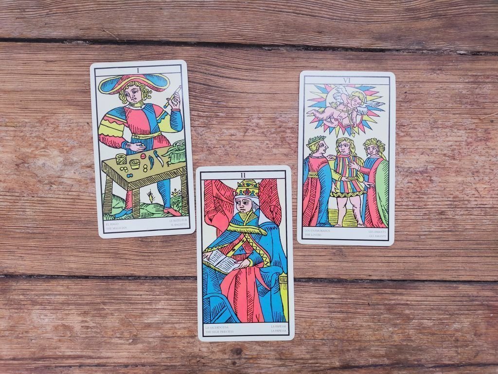 Tarot para la Luna en Géminis. Talismanes. Alquimia. 