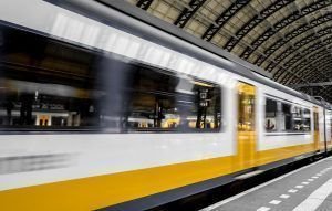 Viajando en tren. Que Mercurio anda en Virgo.