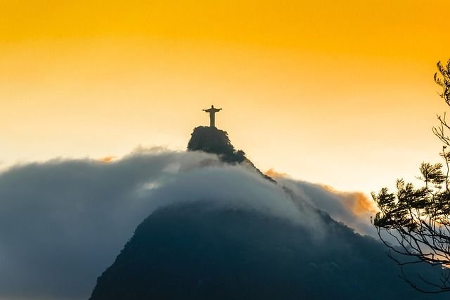 Rio, ciudad cuya fundación y festividad es Pisciano: el 1 de marzo.