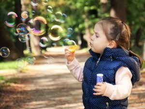 Mercurio en Géminis como agua de junio. Image by Daniela Dimitrova from Pixabay